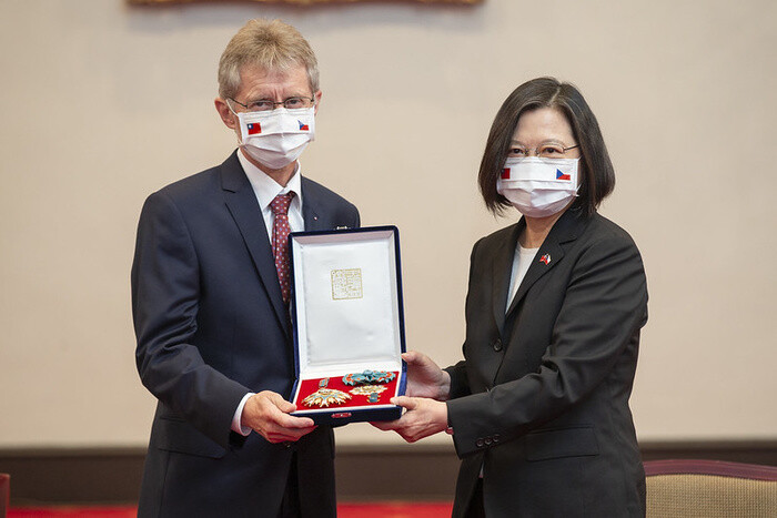 Chủ tịch Thượng viện Séc tự nhận là người Đài Loan, Trung Quốc chỉ trích gay gắt