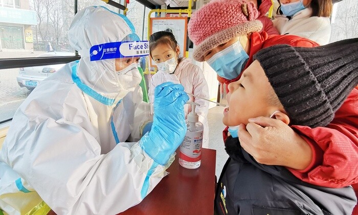 Sát thềm ‘xuân vận’, Trung Quốc phát hiện ca siêu lây nhiễm ‘1 sang 102 người’
