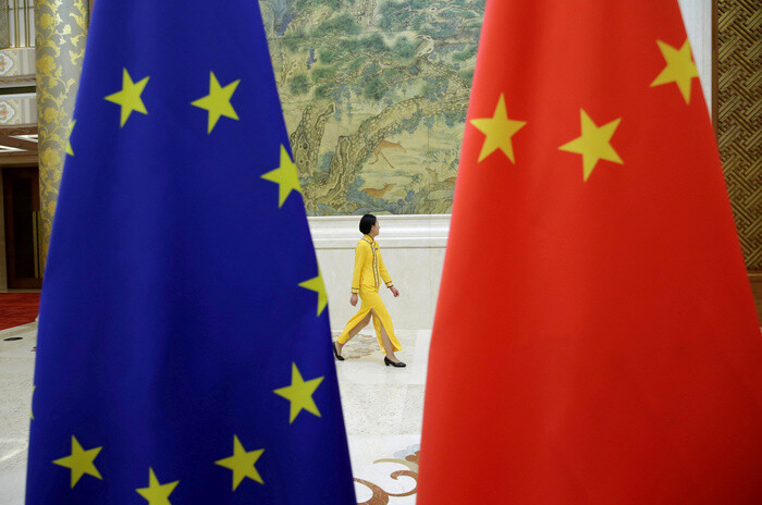 Mỹ mất vị trí đối tác thương mại lớn nhất của EU vào tay Trung Quốc