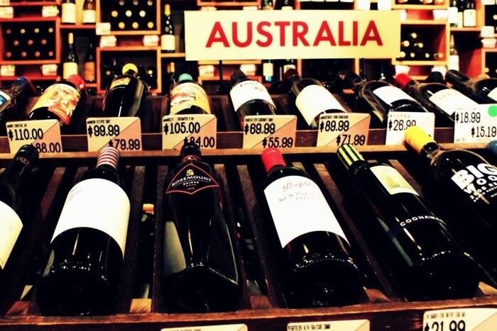 Trung Quốc ‘giam lỏng’ hơn 23.000 lít rượu vang Australia