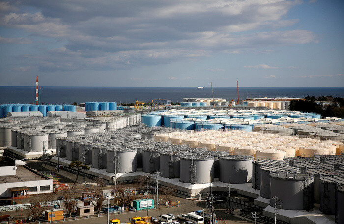 Trung Quốc thách uống nước thải Fukushima, Phó thủ tướng Nhật đáp ‘chuyện bình thường’
