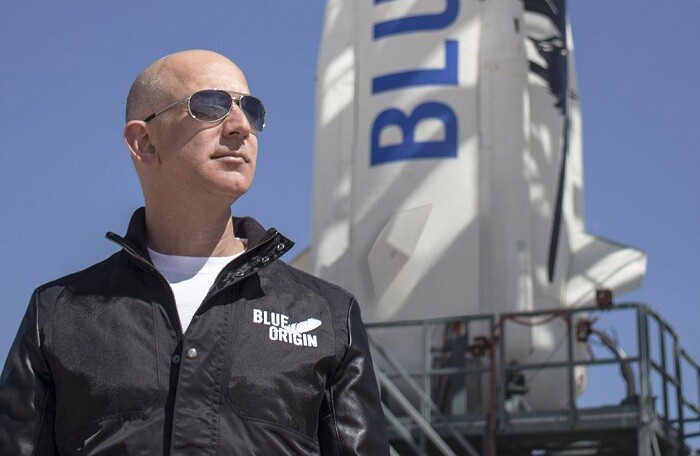 Vừa từ chức CEO Amazon, tỷ phú Jeff Bezos sẽ bay vào vũ trụ
