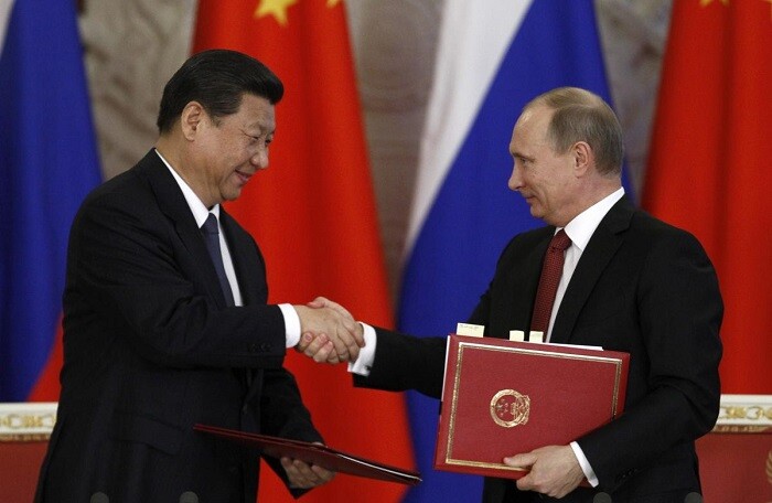Trung Quốc mạnh tay nhập khẩu dầu giá rẻ của Nga