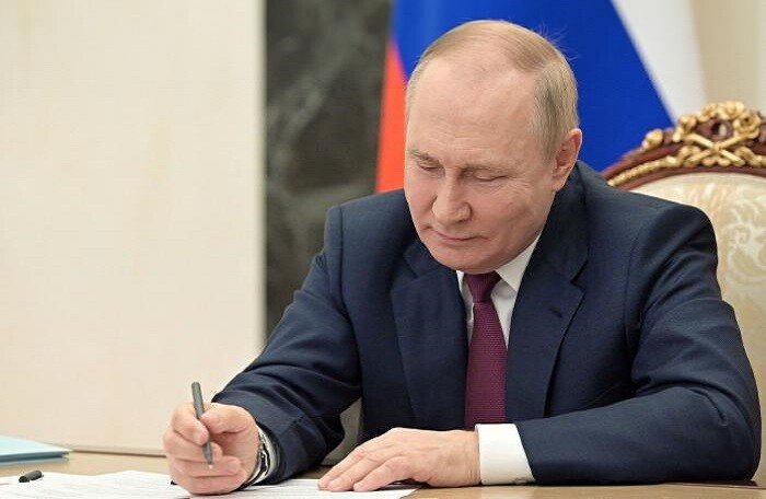 Ông Putin ký ban hành luật sáp nhập 4 vùng Ukraine, EU áp vòng trừng phạt mới
