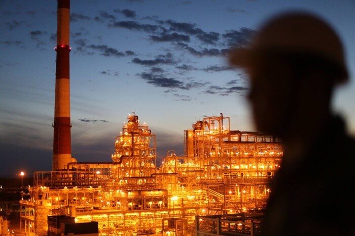 Phương Tây sắp áp trần giá dầu, Nga tuyên bố kiên quyết không bán
