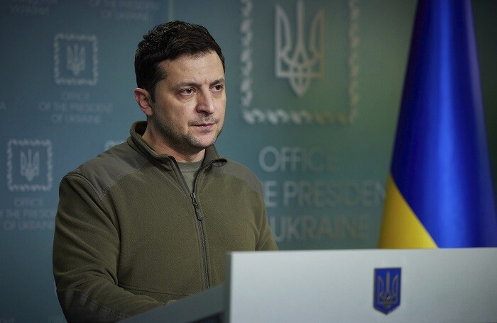 Mỹ đề xuất đưa đến nơi an toàn, Tổng thống Ukraine nói ‘cần đạn dược chứ không cần sơ tán”