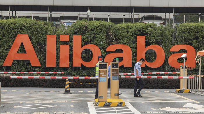 Vốn hóa ‘bay hơi’ 1.000 tỷ USD, Alibaba và Tencent tính cắt giảm hàng chục nghìn nhân viên