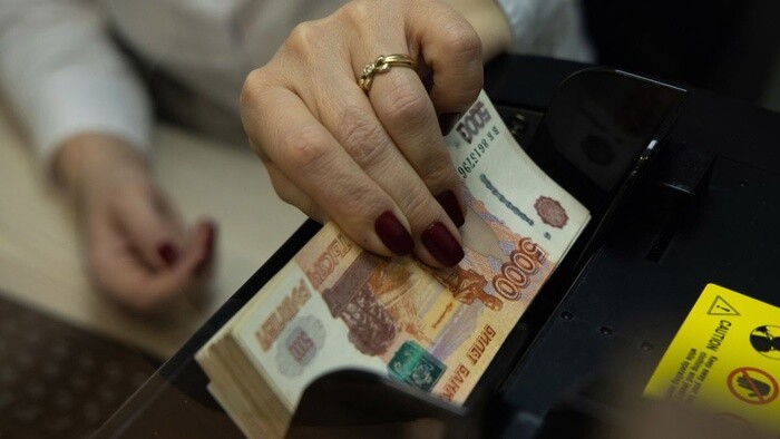 Được Nga giải cứu thành công, giá đồng ruble vượt mức trước chiến sự Ukraine