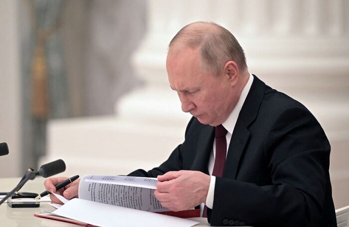 Ông Putin ký sắc lệnh công nhận độc lập Kherson và Zaporozhie trước ‘giờ G’