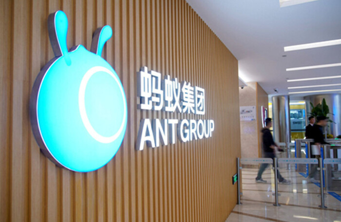 Sếp lớn của Ant Group từ chức giữa cơn bão khó khăn