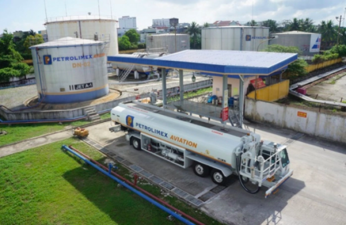 Sản lượng tiêu thụ tháng 8 giảm mạnh, Petrolimex ngừng nhập hàng từ BSR do hết sức chứa