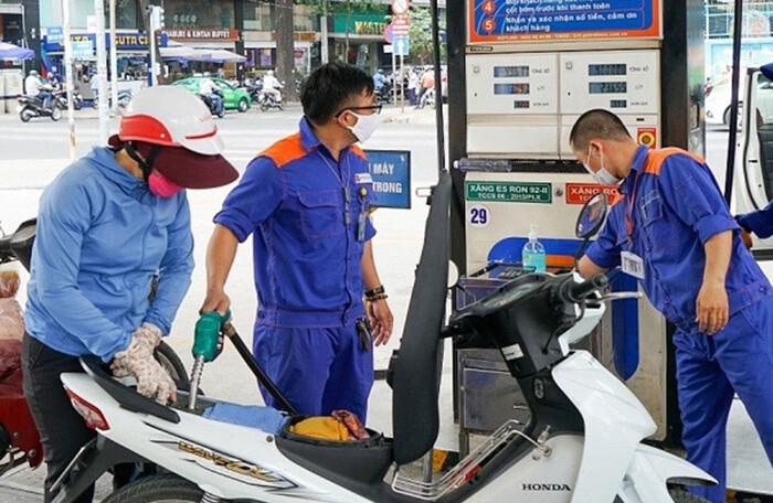 Giá xăng dầu tăng lần thứ 3 liên tiếp vào ngày mai?
