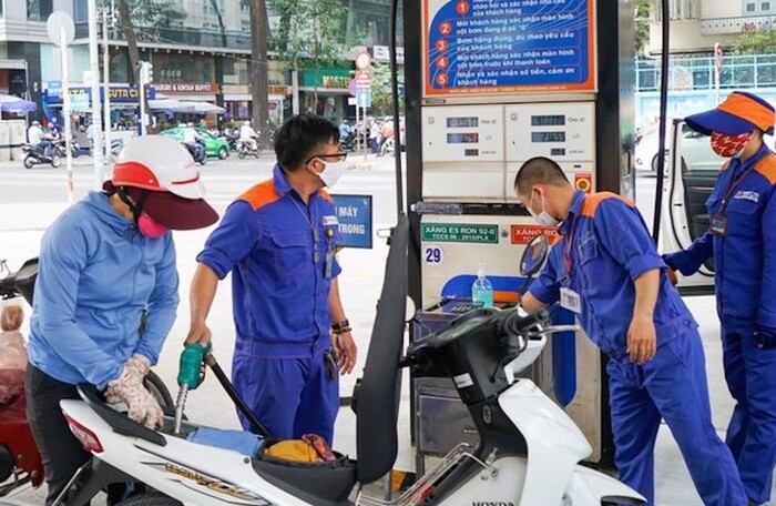 Giá xăng dầu tăng mạnh trong kỳ điều chỉnh đầu năm mới