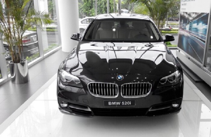 Hải quan đình chỉ một Cục trưởng vì cho nhập lô xe BMW giấy tờ giả