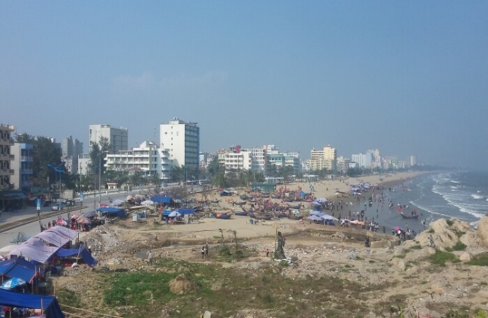 Cận cảnh cơn lốc xây dựng khách sạn tại Sầm Sơn
