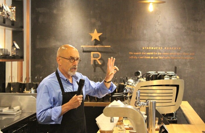Đại sứ Starbucks Major Cohen chia sẻ cách thưởng thức cà phê 'đúng điệu'