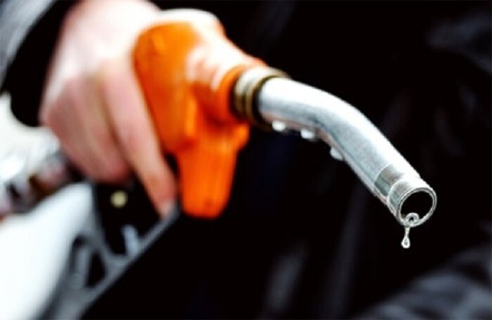 Giá xăng hôm nay: Giá xăng dầu đồng loạt giảm, xăng RON95 vẫn chưa về mốc 20.000 đồng/lít