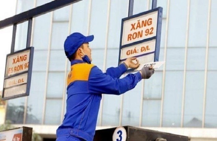 Giá xăng hôm nay (15/11): Chi Quỹ bình ổn xăng dầu, giá xăng vẫn tăng nhẹ