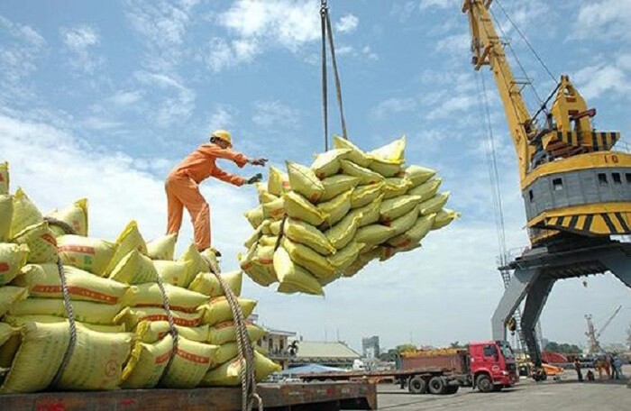 Tổng cục Hải quan kiến nghị Thủ tướng cho xuất khẩu các lô gạo đã vào cảng trước 24/3
