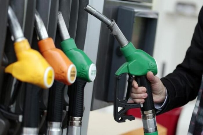 Giá dầu thô giảm xuống dưới ngưỡng 50 USD/thùng