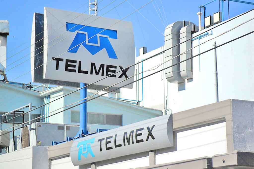 Carlos Slim mua Telmex