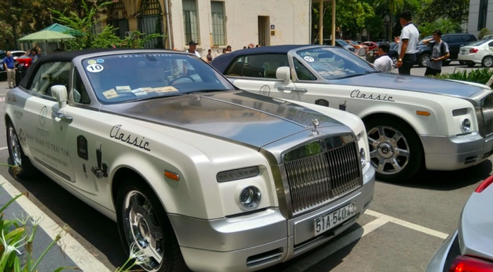Cặp đôi Rolls - Royce Phantom II Hadar và Phantom Drophead Coupe của đại gia Hà Nội