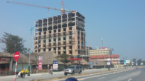 Cận cảnh cơn lốc xây dựng khách sạn tại Sầm Sơn ảnh 9