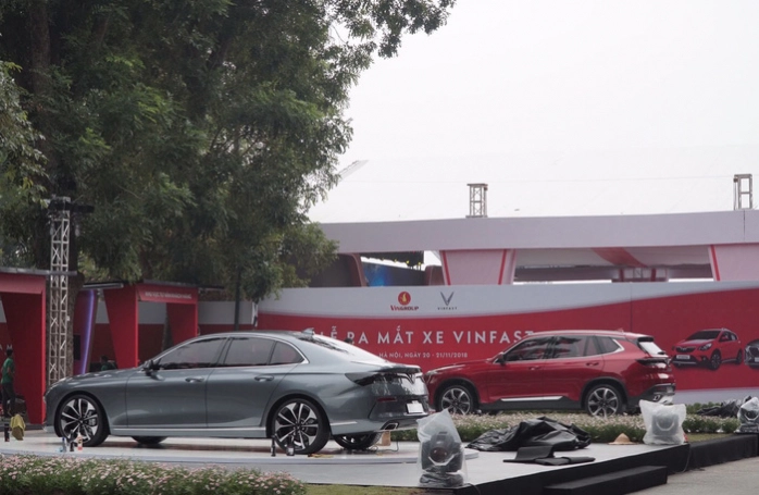 Cận cảnh sedan Lux A2.0, SUV SA 2.0 của VinFast trước giờ ra mắt