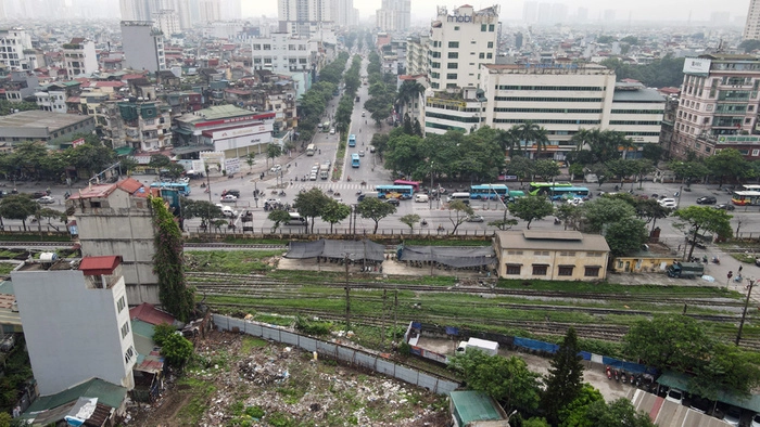 Hầm chui sẽ hướng từ V&agrave;nh đai 2,5 sang đường Kim Đồng, đi qua khu vực ga Gi&aacute;p B&aacute;t.
