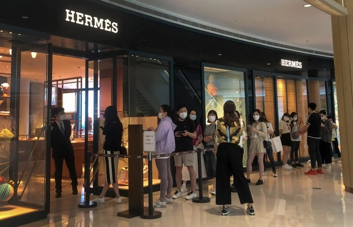 Các sản phẩm của Hermes vẫn được khách hàng Trung Quốc săn đón.