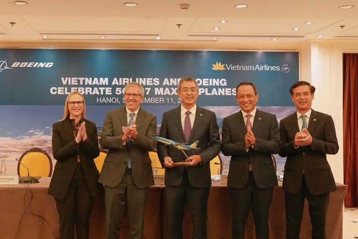 Vietnam Airlines k&yacute; thỏa thuận 10 tỷ USD mua 50 m&aacute;y bay Boeing.