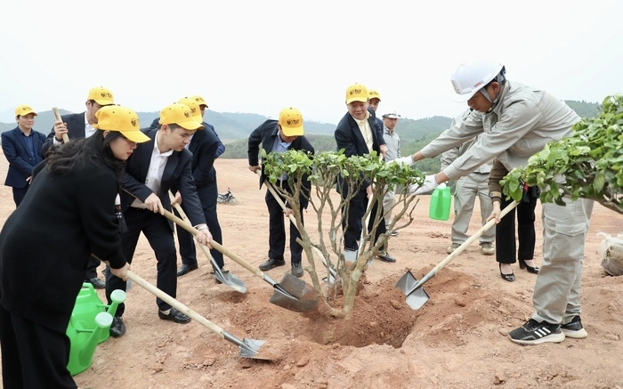 Phát động trồng cây phủ xanh 16 ha dự án sân golf tỉnh Phú Thọ - Ảnh 1