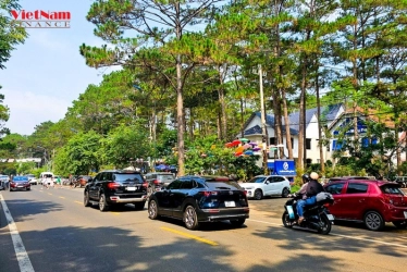 Khá đông du khách chọn lựa Măng Đen là điểm du lịch, nghỉ dưỡng dịp Lễ 30/4.