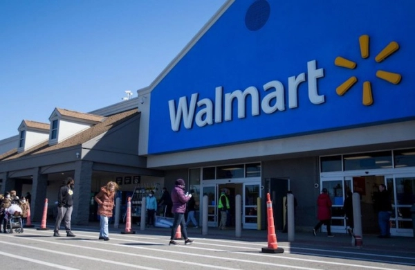 Doanh số bán hàng của gã khổng lồ Amazon và Walmart Slug tăng vọt trong đại dịch.
