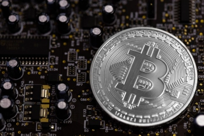 Giá bitcoin hôm nay 19/9: Bitcoin quay lại mức giá 4.000 USD