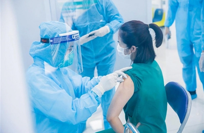 Việt Nam có người đầu tiên tiêm vaccine Covid-19 bị tử vong