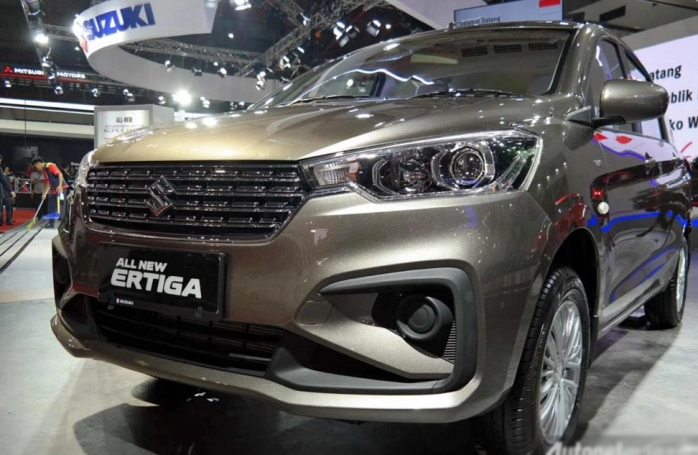 'Quyết đấu' với Toyota Innova, Suzuki Ertiga 2018 giá rẻ lộ diện
