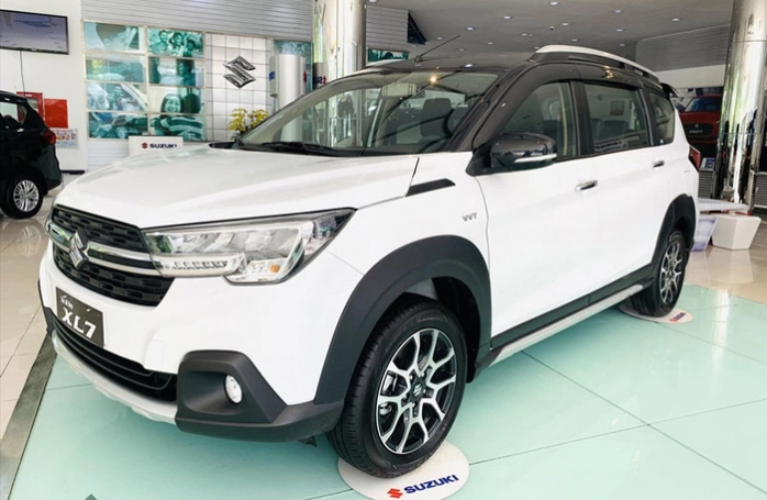 Vua doanh số Suzuki XL7 giảm giá mạnh còn hơn 520 triệu đồng rẻ ngang  Toyota Raize