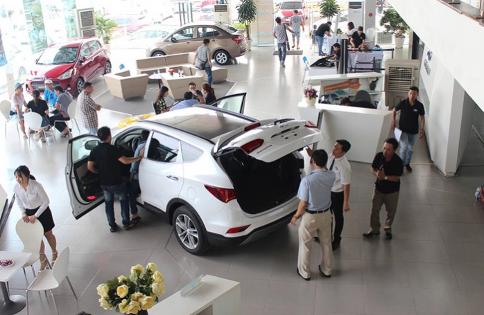 Doanh số toàn thị trường ô tô Việt tháng 2 sụt giảm 29%