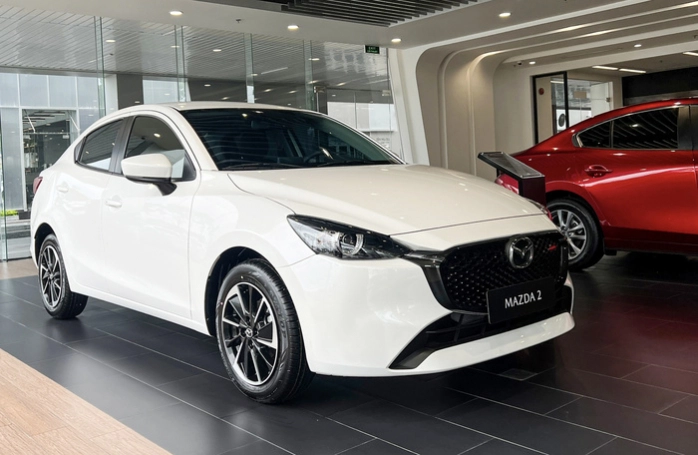 Sedan hạng B: Mazda2, Kia Soluto ‘hụt hơi’, bán chậm nhất tháng
