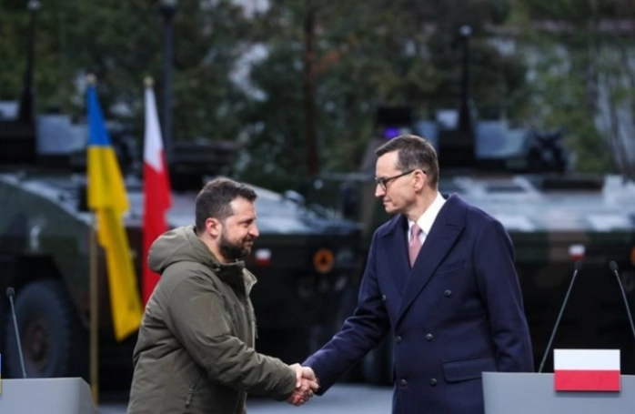 'Chọc giận' Ba Lan, Ukraine nhận 'trái đắng'