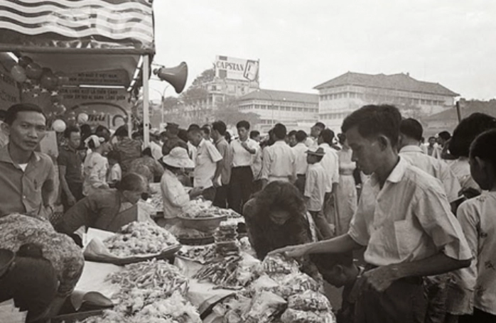 Chùm ảnh Tết xưa Sài Gòn sẽ đưa bạn trở lại quá khứ, nơi mà những trò chơi, món ăn và nét đẹp truyền thống vẫn được giữ gìn và trân trọng. Mỗi bức ảnh đều là một món quà tuyệt vời để trân trọng những kỷ niệm xưa cũ.