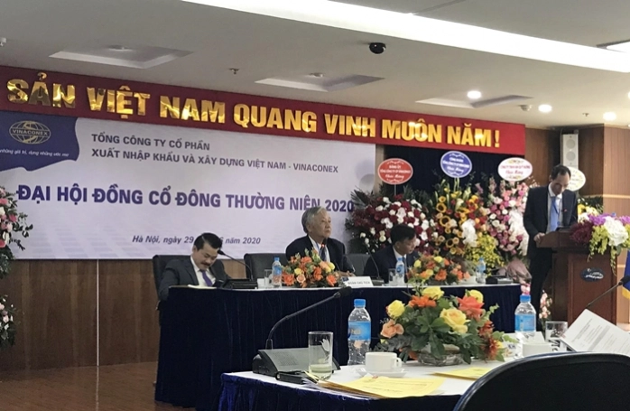 Phiên thảo luận ĐHCĐ Vinaconex: Chủ tịch Đào Ngọc Thanh 'chỉ trả lời theo phiếu đăng ký'