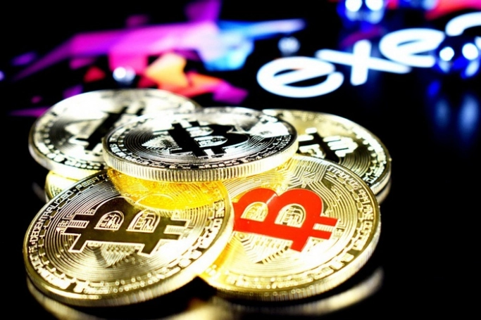 Giá Bitcoin phá kỷ lục 3 lần liên tiếp chỉ trong vài giờ, vượt ngưỡng 47.000 USD