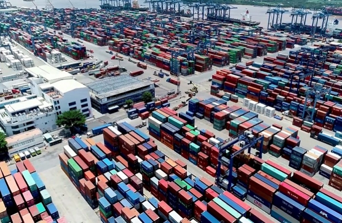 Bộ Công Thương hiến kế giải quyết ùn tắc tại cảng Cát Lái