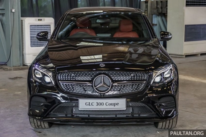 Mercedes-Benz GLC 300 4Matic Coupe AMG Line ra mắt, giá hơn 2 tỷ đồng tại