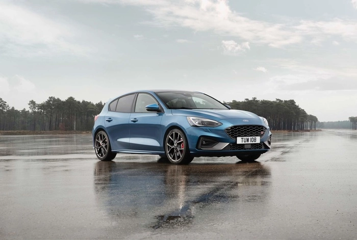  Ford Focus ST abierto a la venta en el Reino Unido, con un precio de millones