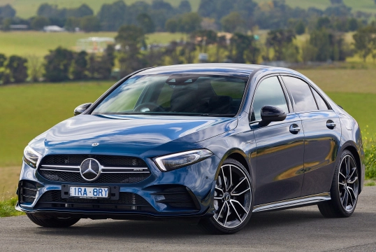 Bảng giá xe Mercedes-Benz tháng 5/2020: Mercedes-AMG GT R giá 11,6 tỷ