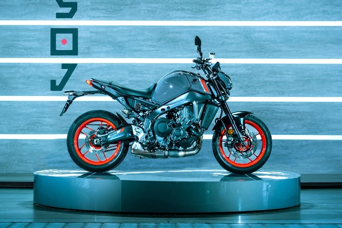YAMAHA MT09 2021  on Review  MCN