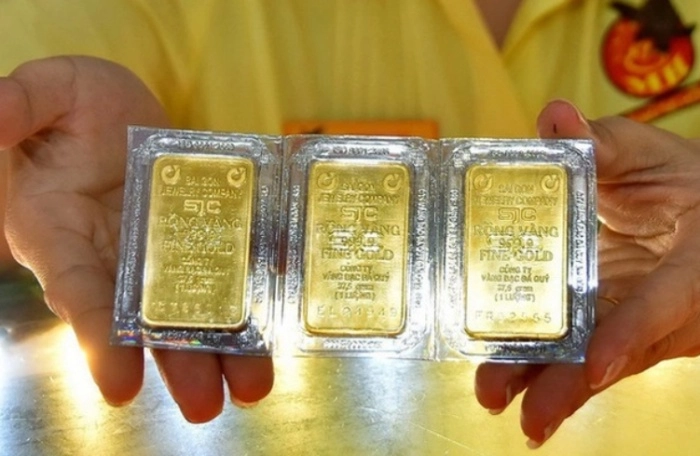 Giá vàng trong nước chênh lệch 13 - 14 triệu đồng/lượng so với giá vàng thế giới.